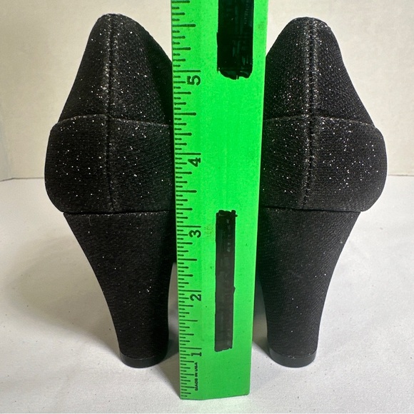 AA2 by Aerosoles Black Glitter Heels Sz 7.5 Womens Sparkle Dress Open Toe Slip-O - Picture 2 of 9